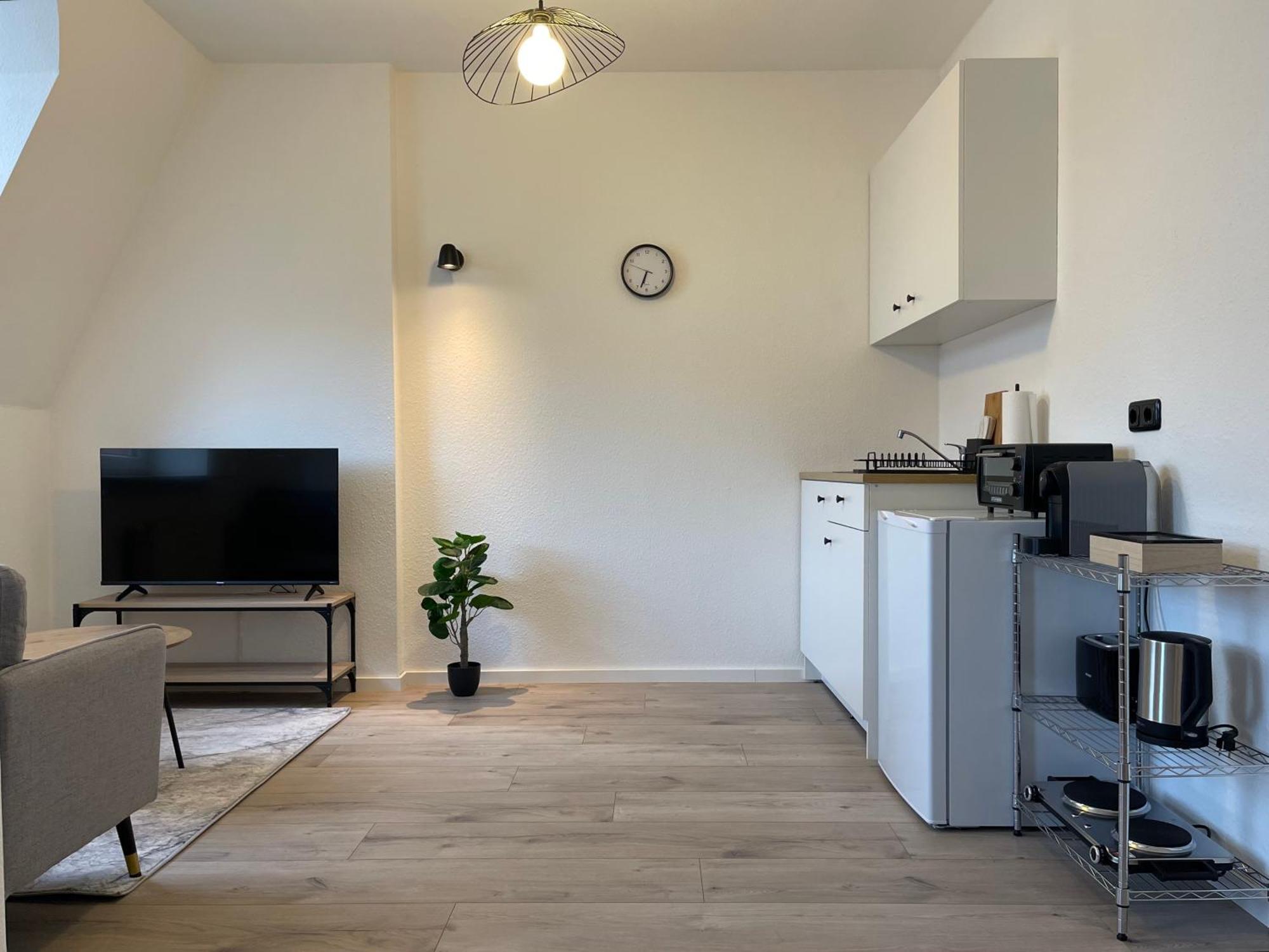 Raha Apartments - Modernes Studio-Apartment - Hbf - Gratis Parkplatz Erfurt Exterior foto