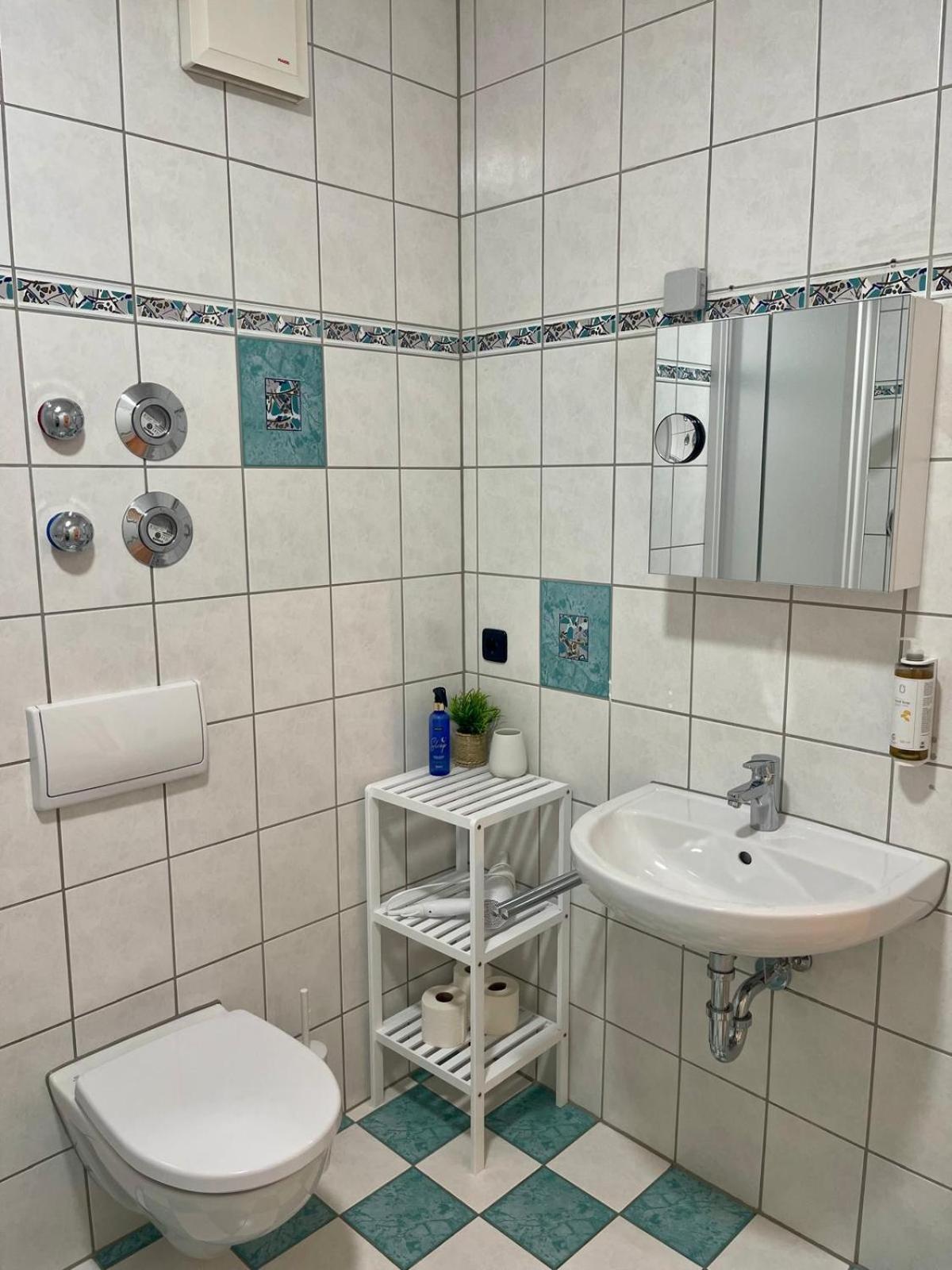 Raha Apartments - Modernes Studio-Apartment - Hbf - Gratis Parkplatz Erfurt Exterior foto